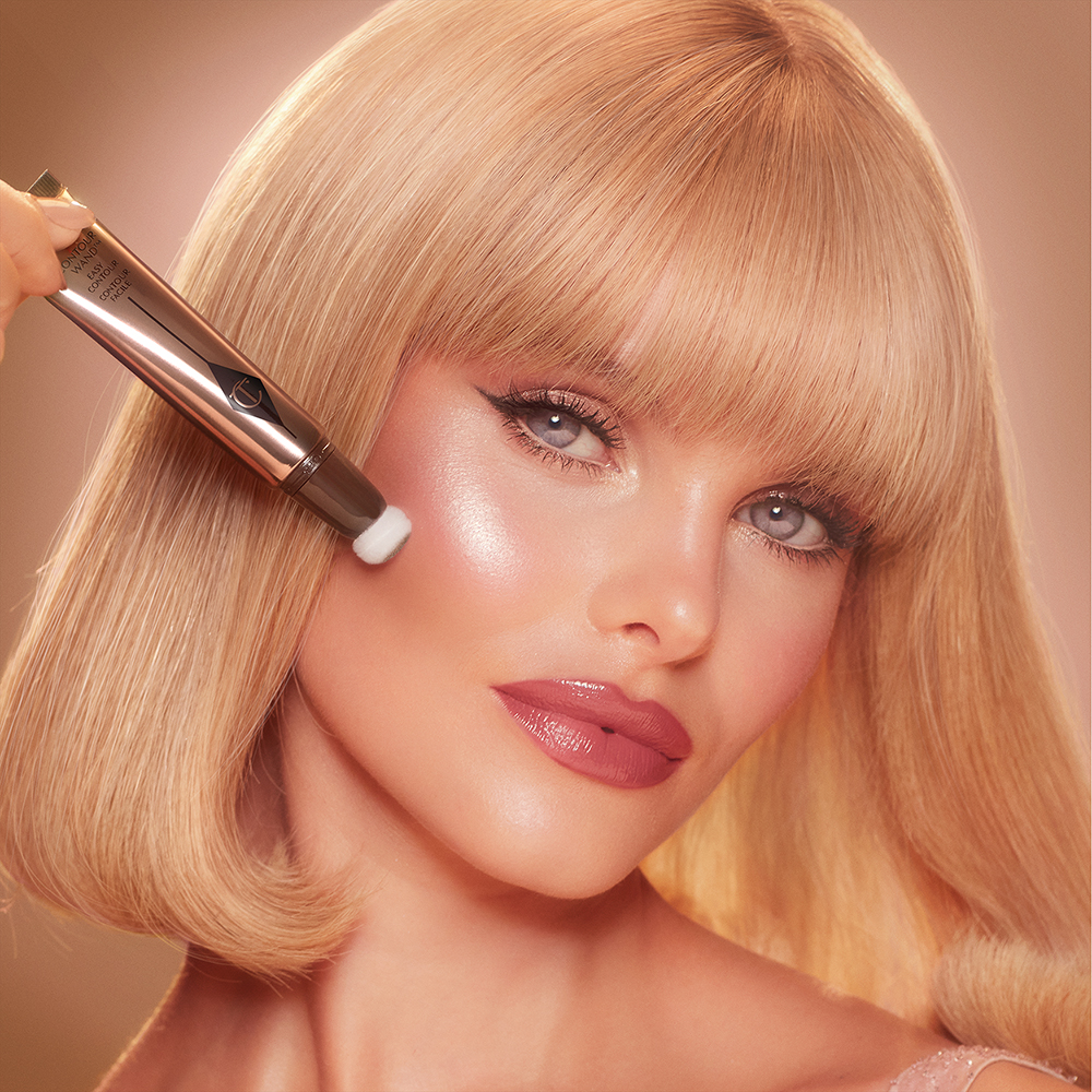 Legendary_hm_rm_1124_Meg-Hollywood-Contour-Wand_O_P_R_23___
